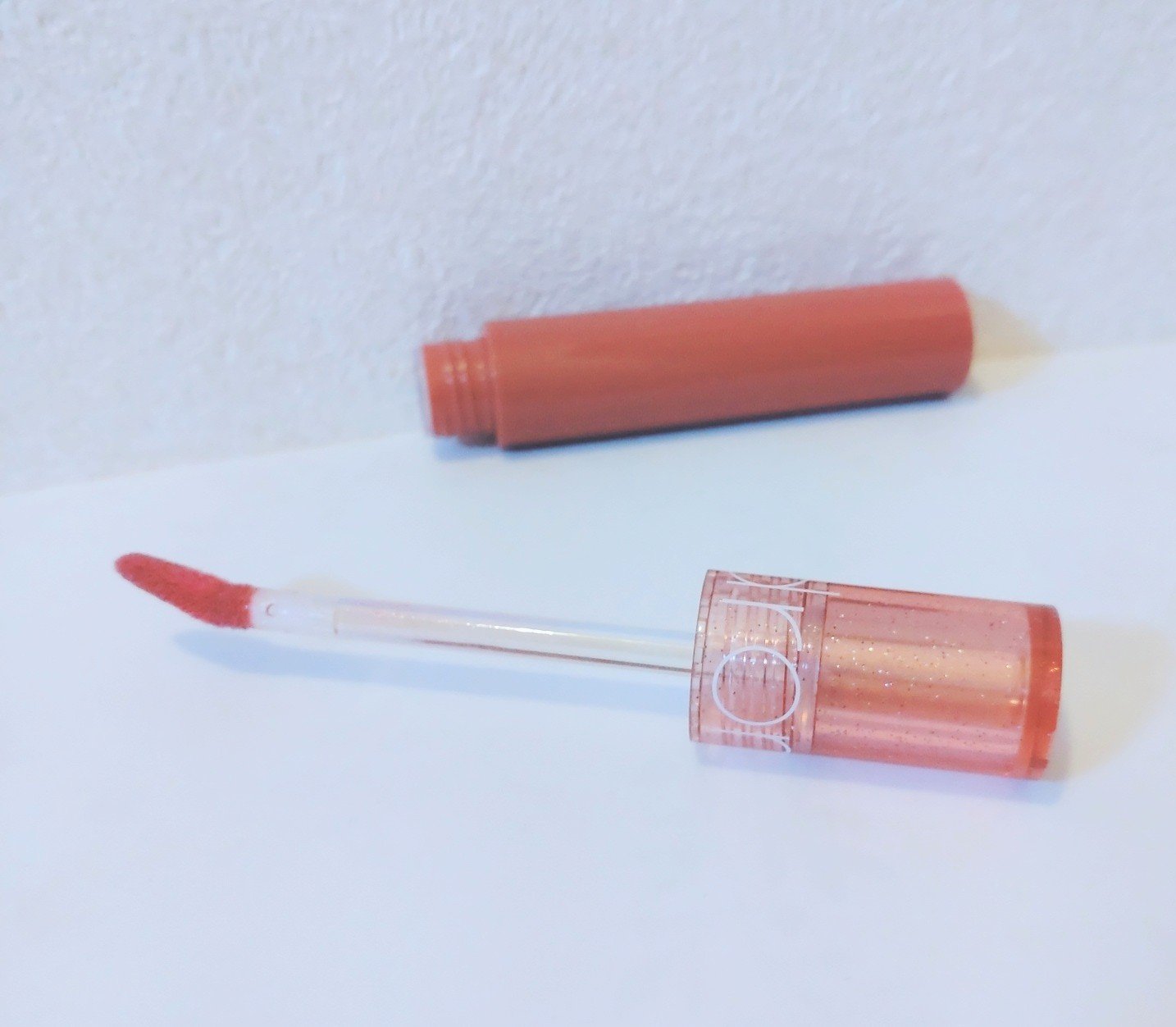 グラスティングカラーグロス リミテッドスパークリングエディション/rom&nd/リップグロスを使ったクチコミ（2枚目）