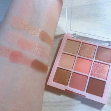 Peach C ソフト ムード アイシャドウ パレットのクチコミ「
peach C
Soft Mood Eye Shadow Palette
Soft cora.....」（3枚目）