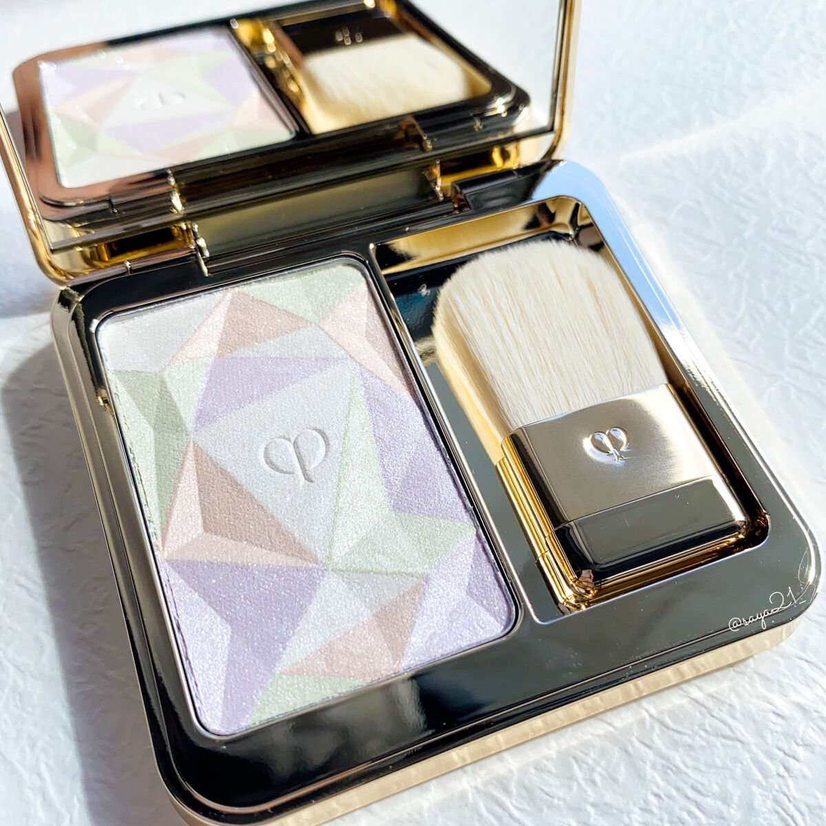 ル・レオスールデクラ /クレ・ド・ポー ボーテ/パウダーハイライトを使ったクチコミ（2枚目）