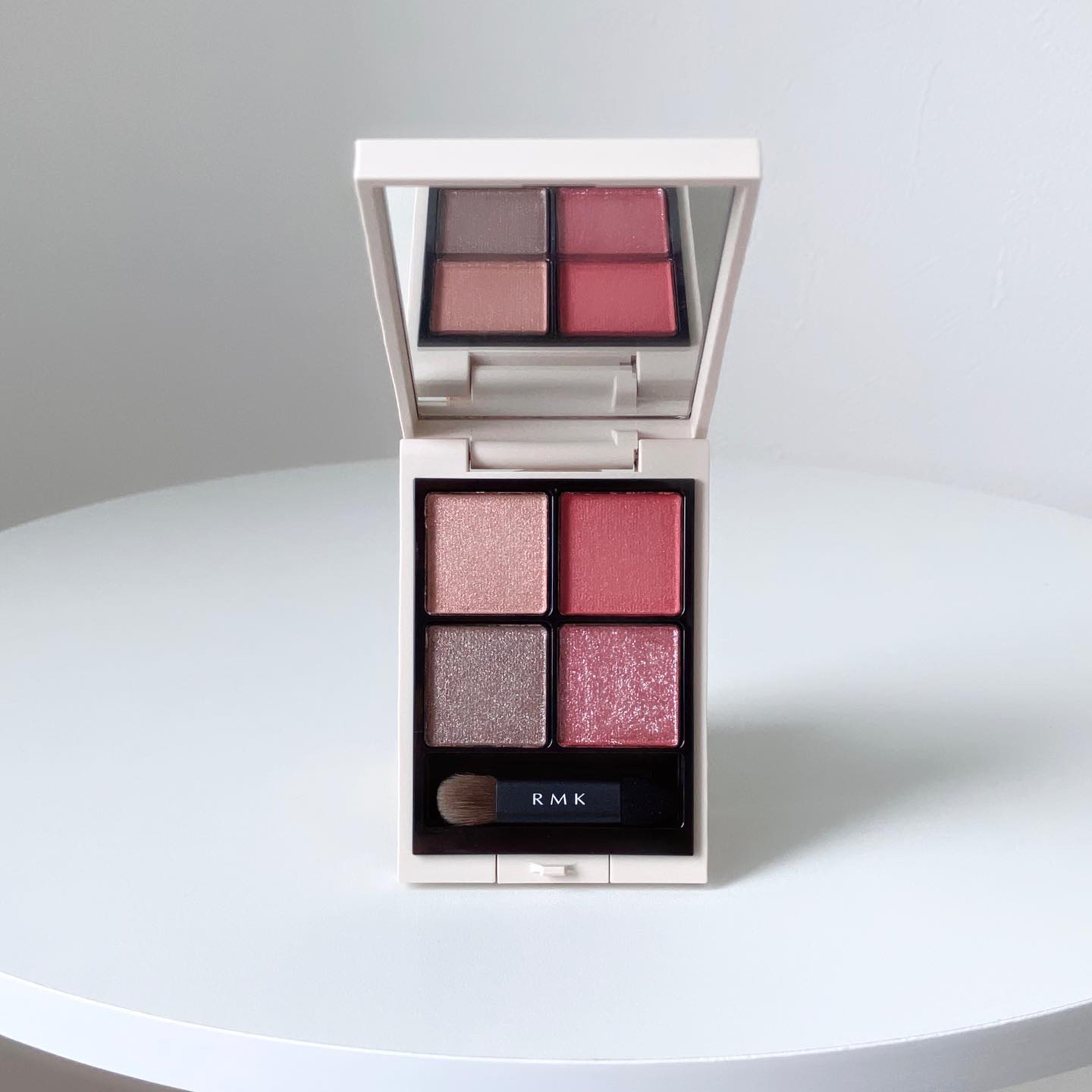 RMK シンクロマティック アイシャドウパレット/RMK/アイシャドウパレットを使ったクチコミ（1枚目）