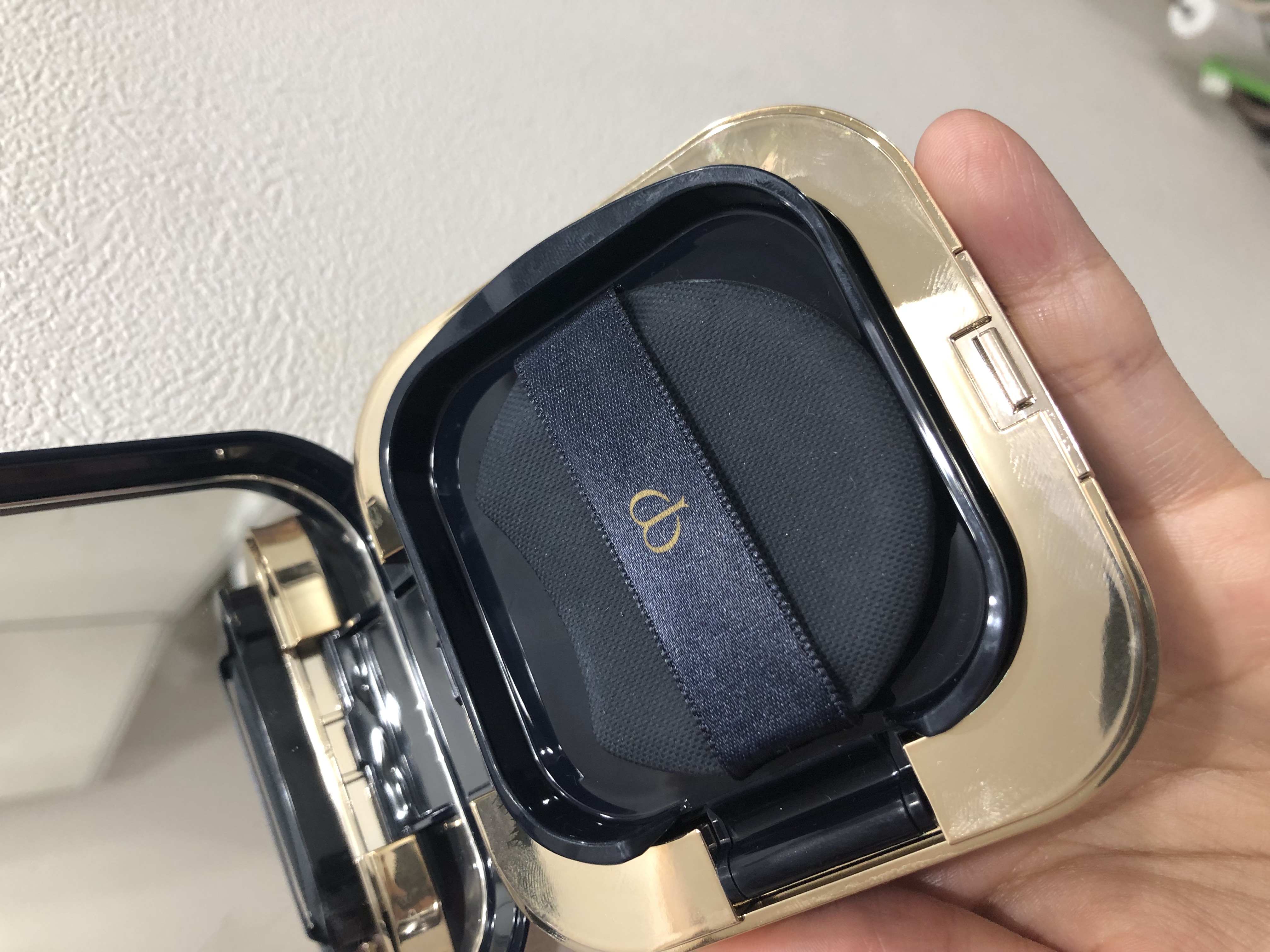 タンクッションエクラ ルミヌ オークル00（レフィル）/クレ・ド・ポー ボーテ/クッションファンデーションを使ったクチコミ（3枚目）