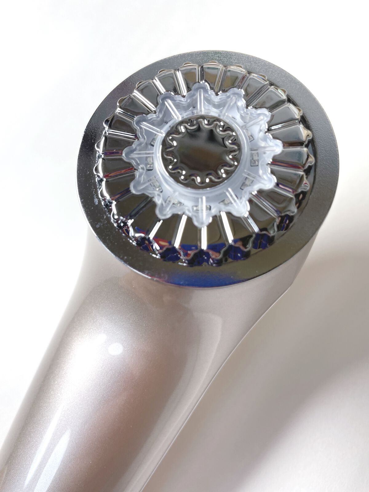 1台6役美顔器｜LOABIの効果に関する口コミ - 『1台6役美顔器。肌悩み