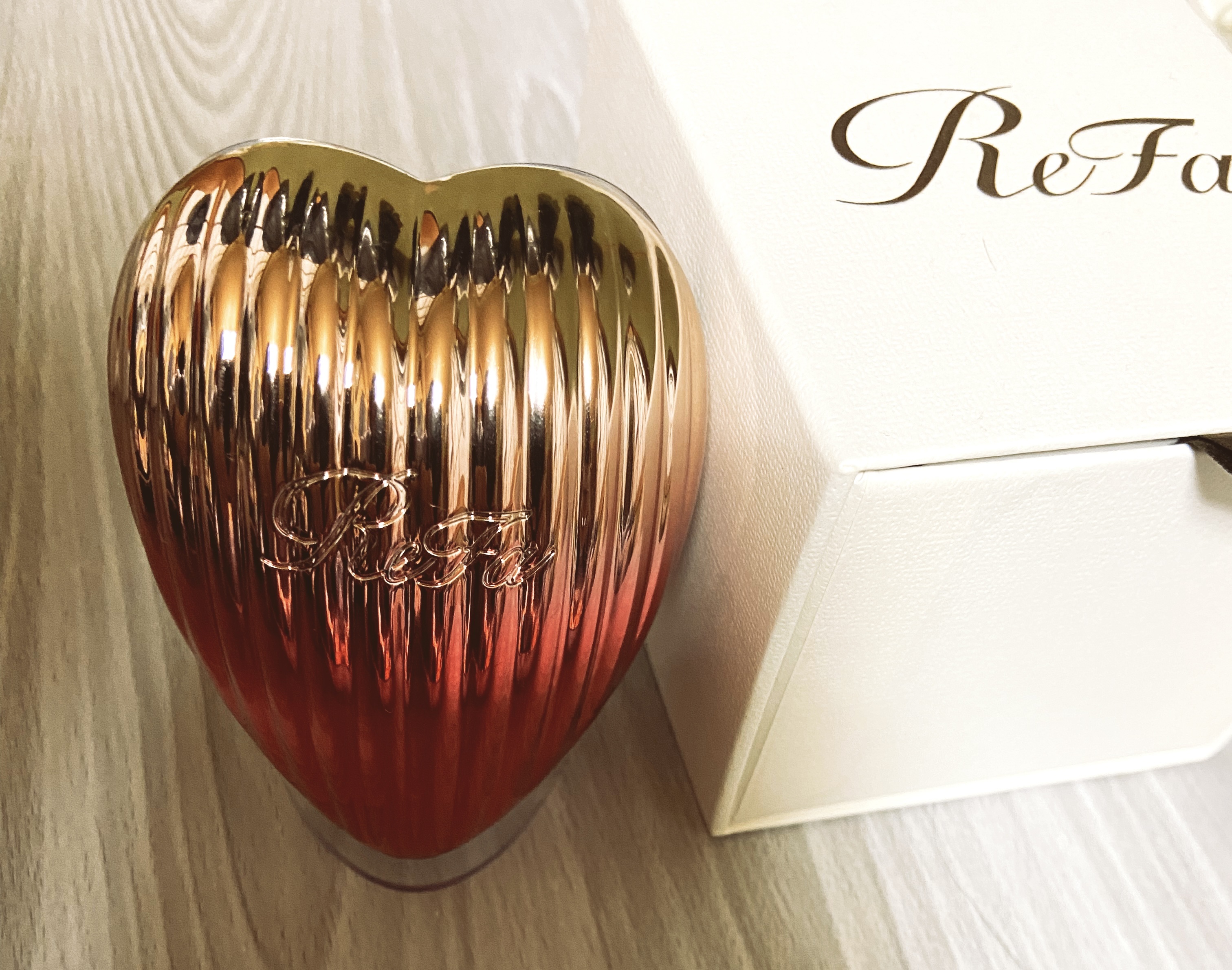 ReFa HEART BRUSH RAYのクチコミ「#リファ
#リファハートブラシレイ

リファのハートブラシのさらにお高級バージョンのブラシ

.....」（1枚目）