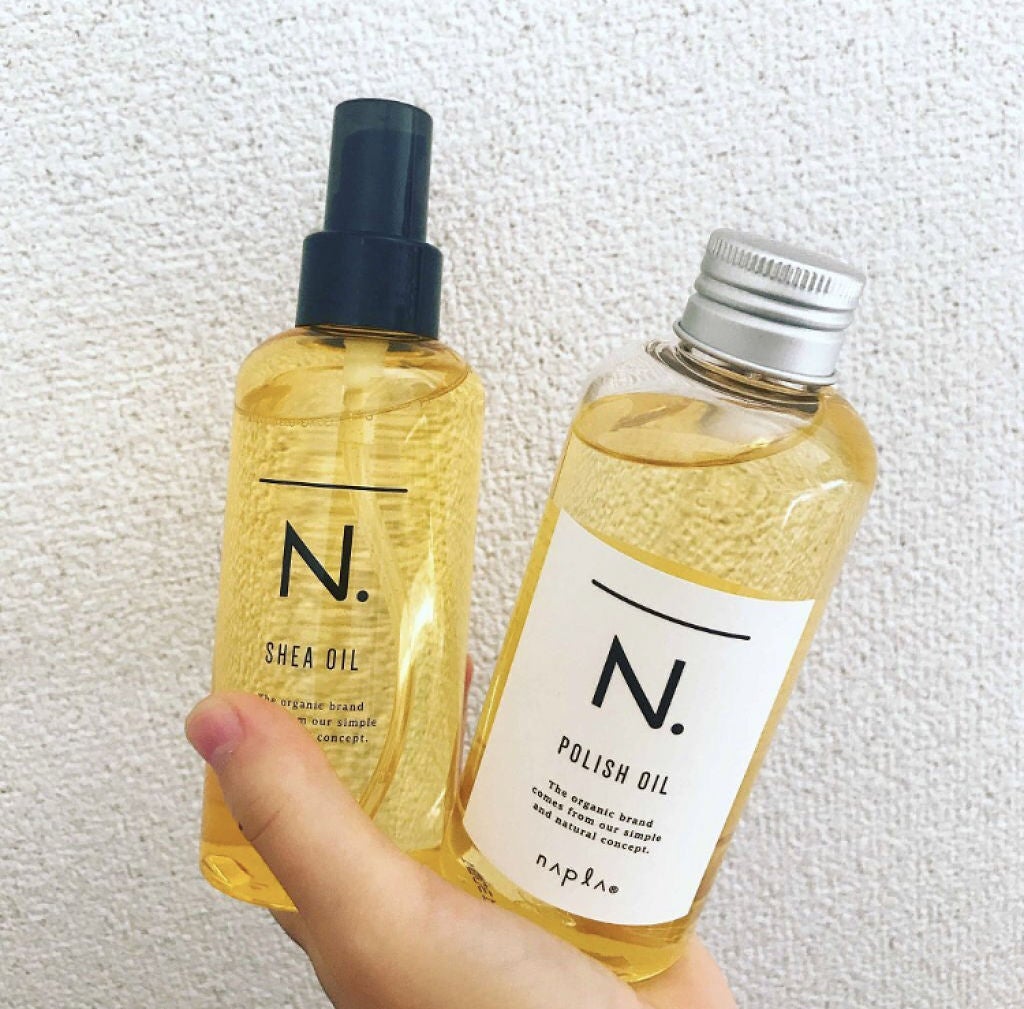 痛んだ髪も補修しながらスタイリング!うるっとツヤ感が手に入るヘアオイルまとめ♡のサムネイル