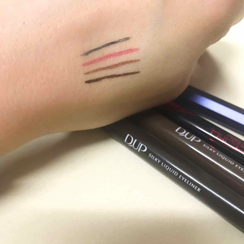 モテライナー リキッド/UZU BY FLOWFUSHI/リキッドアイライナーを使ったクチコミ（2枚目）