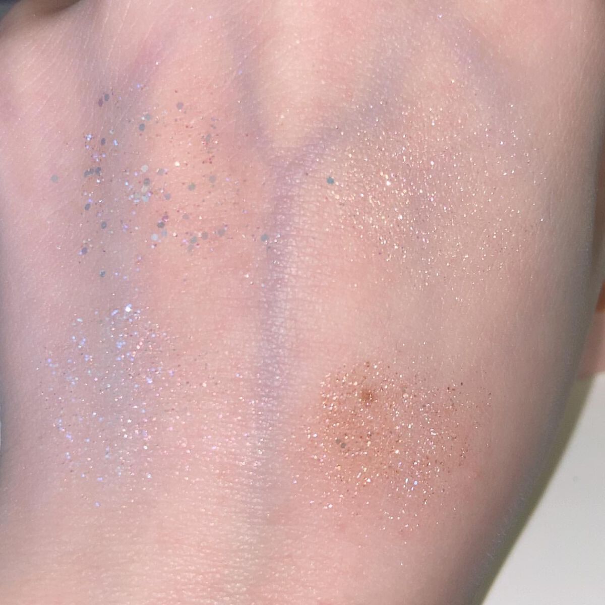 はるかの美容垢🐰 on LIPS 「圧倒的ラメ感✨夏のキラキラメイクはこれで決まりっ!ちょっと前に..」(7枚目)