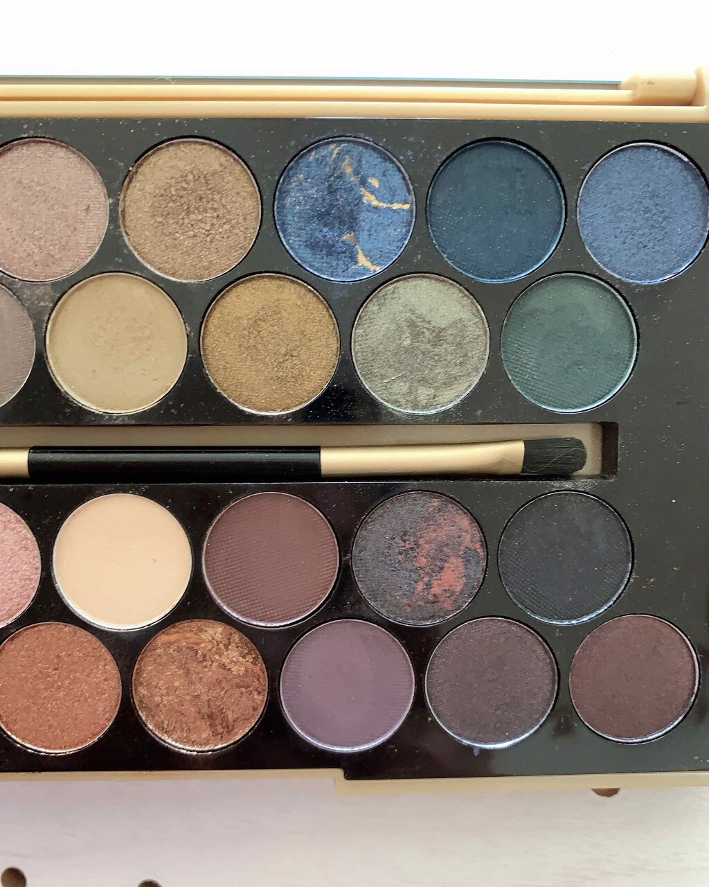 30アイシャドウパレット フォーチュンフェイバーズ ザブレイブ/MAKEUP REVOLUTION/アイシャドウパレットを使ったクチコミ（2枚目）