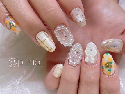 shino on LIPS 「お客さまの推しの衣装カラーで黄色、白、ゴールドでお任せ頂きまし..」(1枚目)