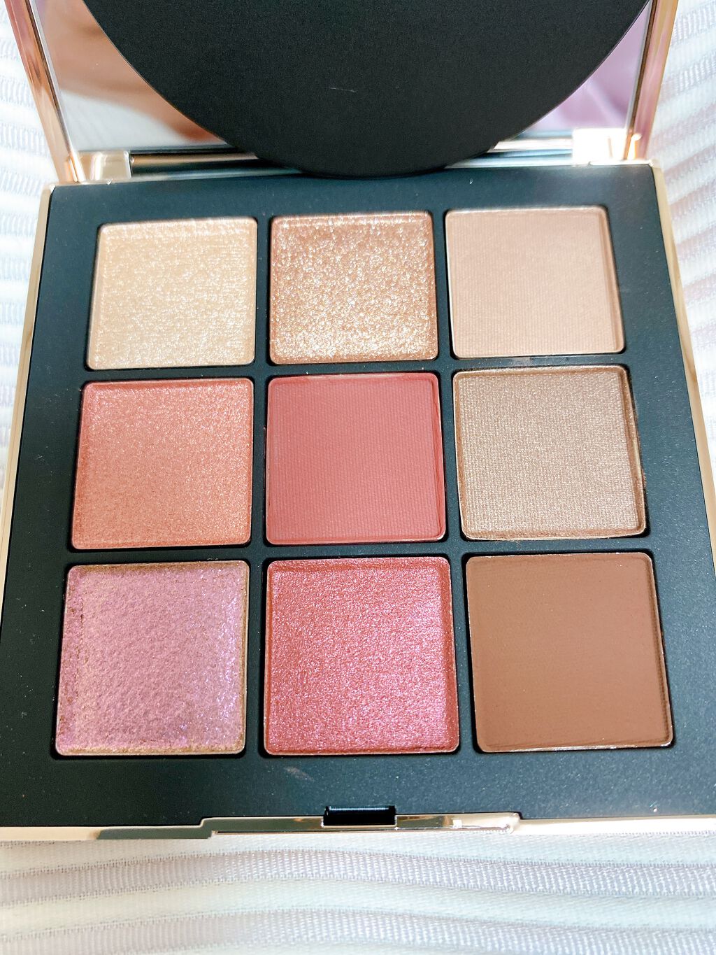 アンインヒビテッド アイシャドーパレット/NARS/アイシャドウパレットを使ったクチコミ（2枚目）