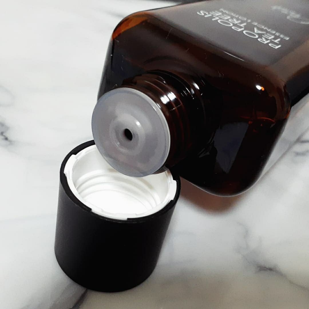 プラチナレーベル ワンズエッセンスローション(プロポリス&ティーツリー)/プラチナレーベル/化粧水を使ったクチコミ(4枚目)