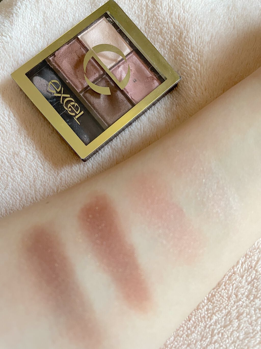 スキニーリッチシャドウ/excel/アイシャドウパレットを使ったクチコミ(4枚目)