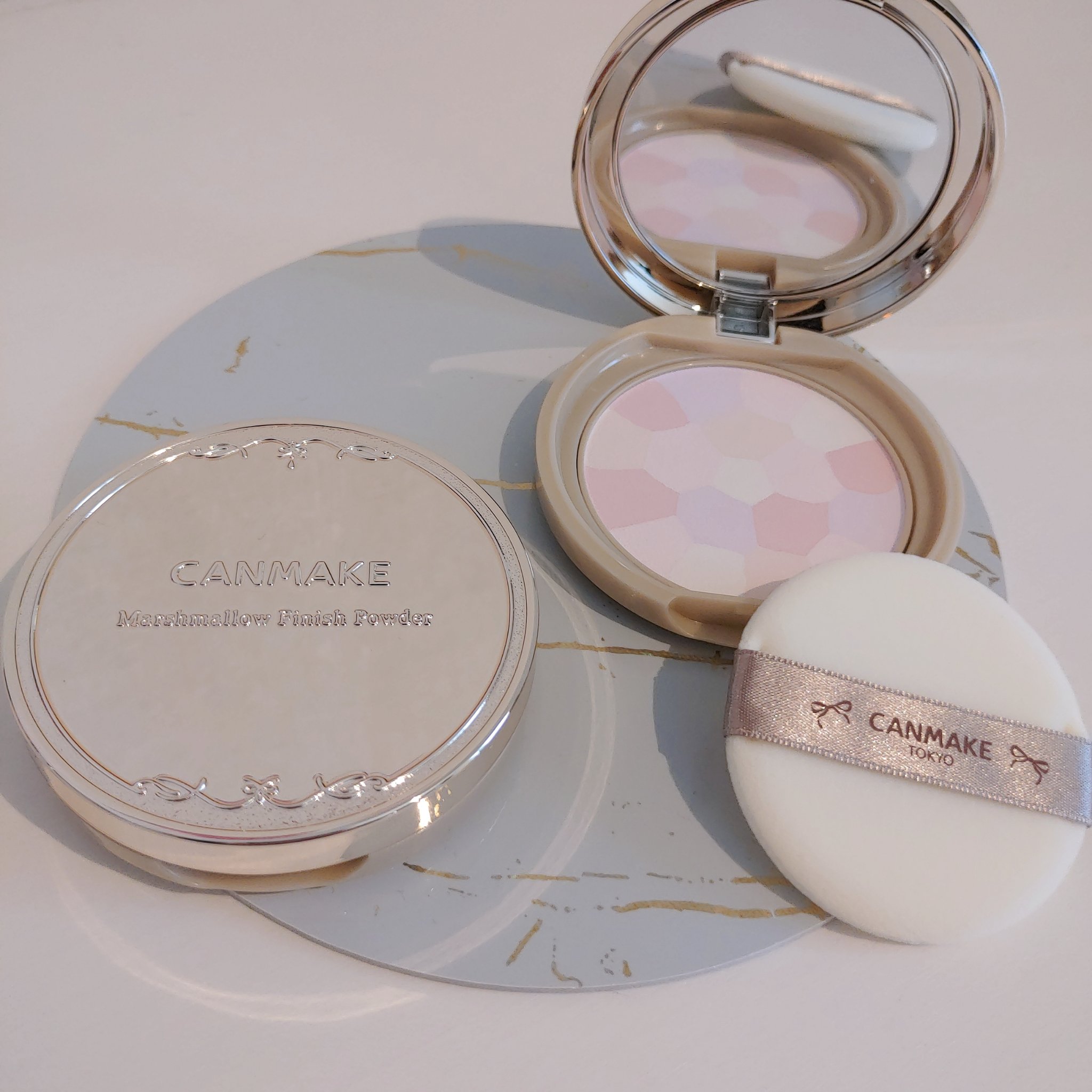 マシュマロフィニッシュパウダー　～Abloom～/キャンメイク/プレストパウダーを使ったクチコミ（2枚目）