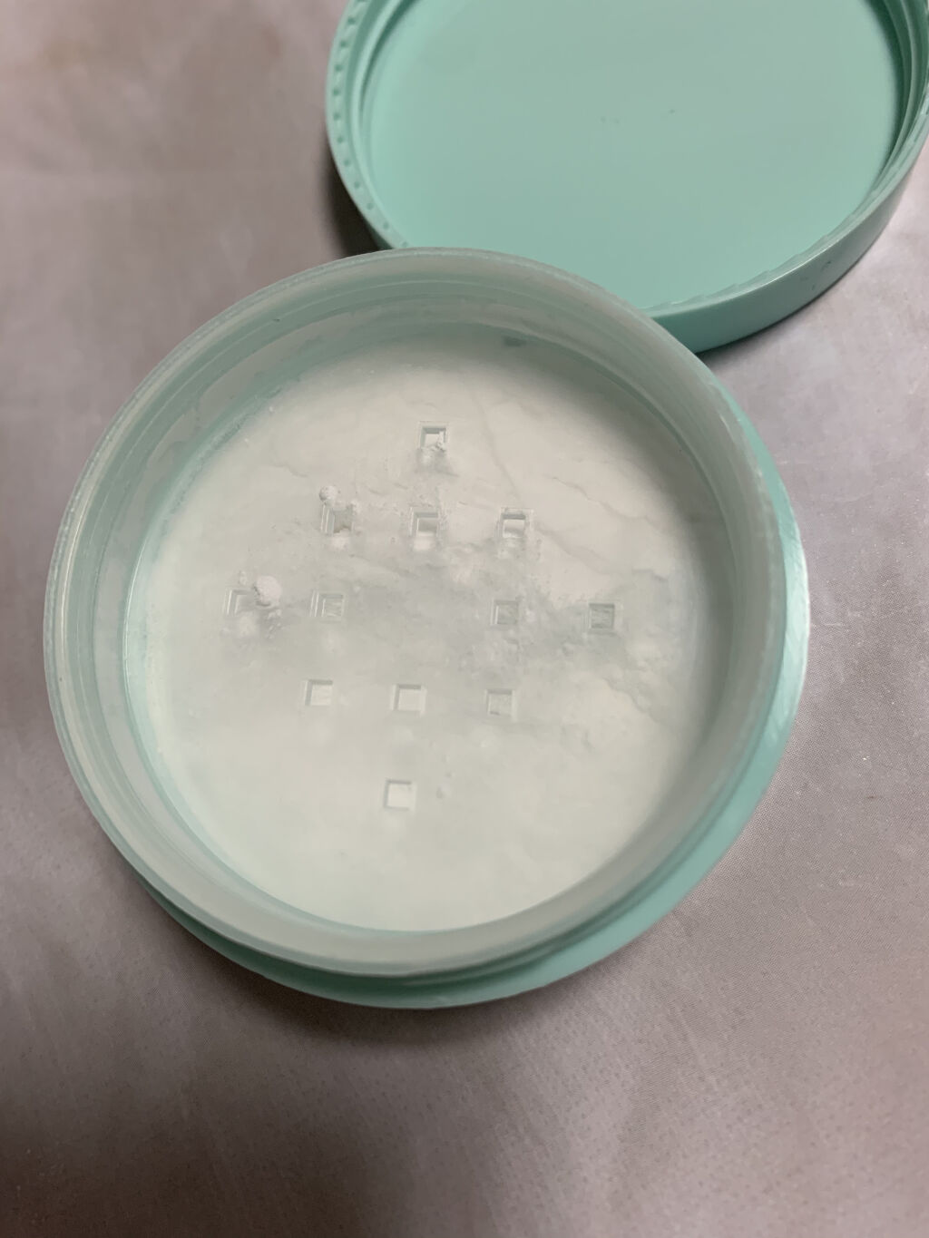 ノーセバム ミネラルパウダー LTD21/innisfree/ルースパウダーを使ったクチコミ（3枚目）