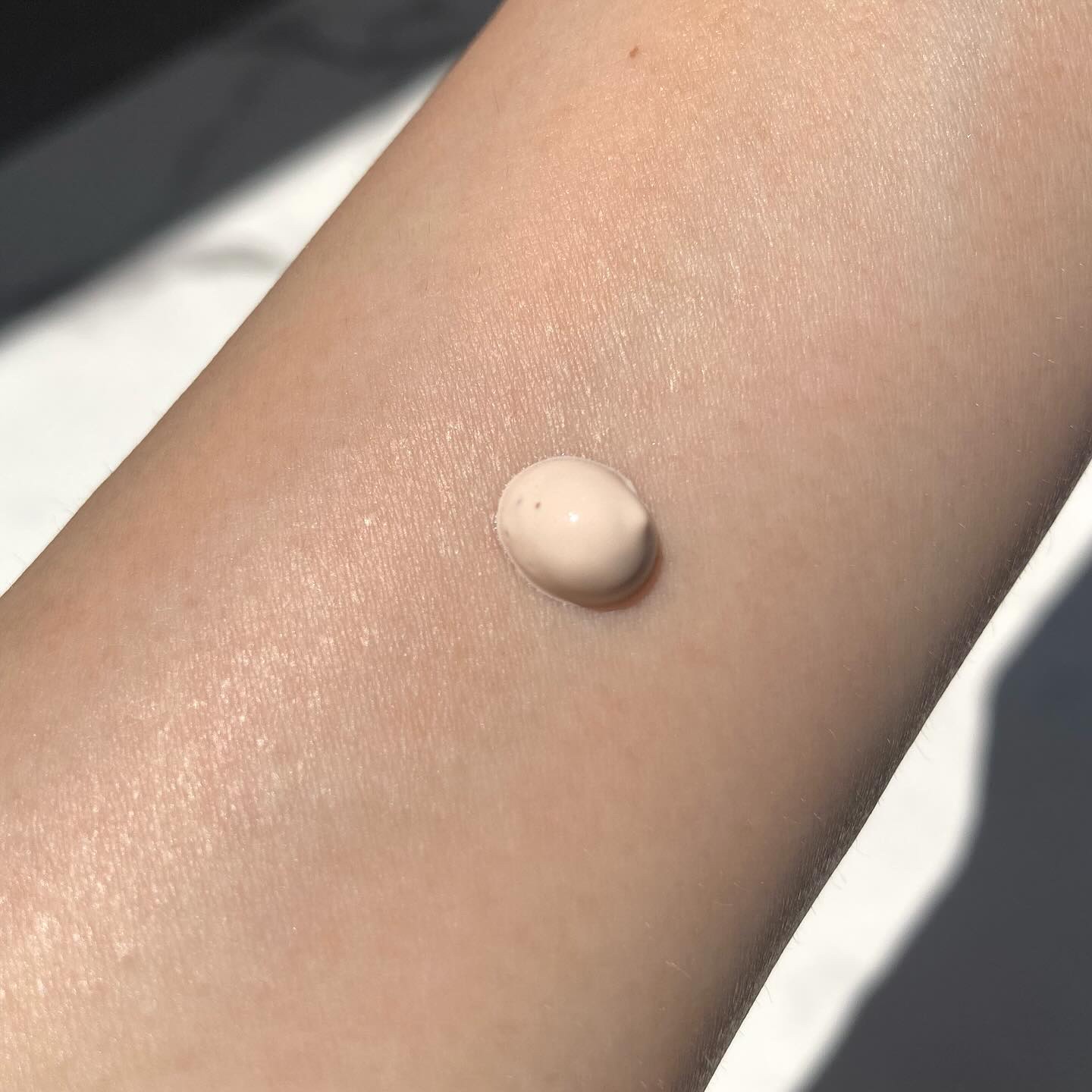 ライトリフレクティング　トーンアップヴェール/NARS/化粧下地を使ったクチコミ（3枚目）