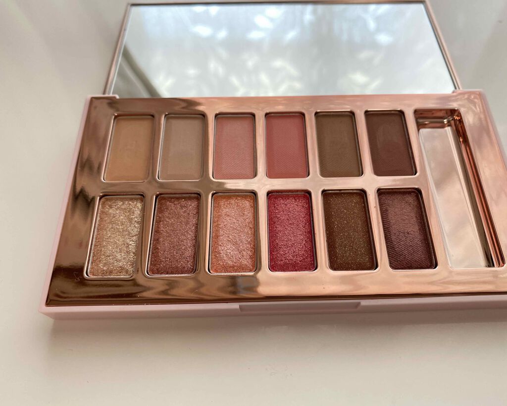 バレンタインボックス3ローズモーメント/VAVI MELLO/アイシャドウパレットを使ったクチコミ（2枚目）