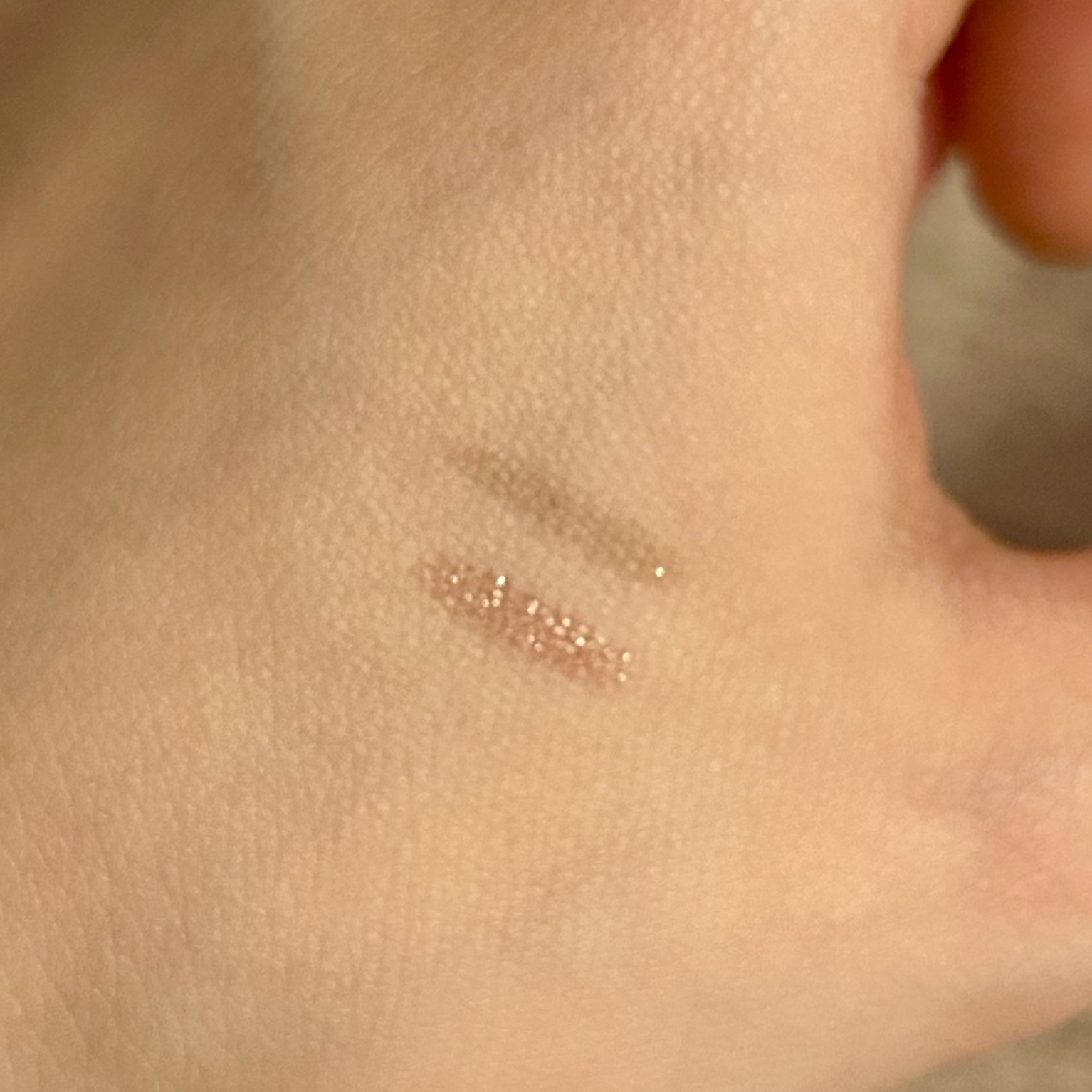 デュアルエンドライナー/LUMIURGLAS/リキッドアイライナーを使ったクチコミ（2枚目）