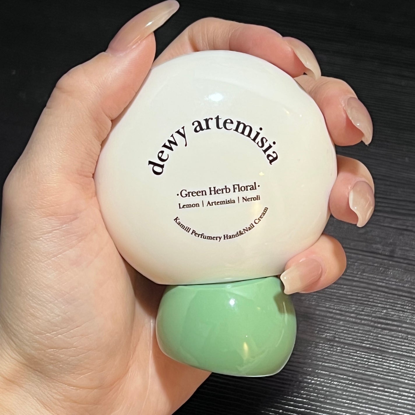 パフューマリー ハンド&ネイルクリーム デューイアルテミシア 50ml/カミール/ハンドクリームを使ったクチコミ(3枚目)