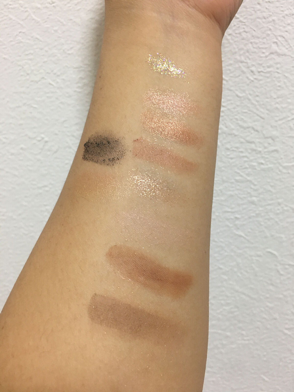 ロイヤルパーティー カスタムアイシャドウ ２Ｐ/DAISO/ジェル・クリームアイシャドウを使ったクチコミ（2枚目）