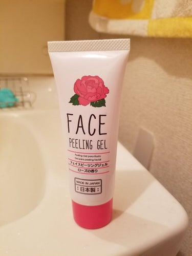 DAISO フェイスピーリングジェル ピーチの香りのクチコミ「こちらのLIPSの投稿でずっと気になってたダイソーの
フェイスピーリングジェル　ローズ
を購入.....」（1枚目）