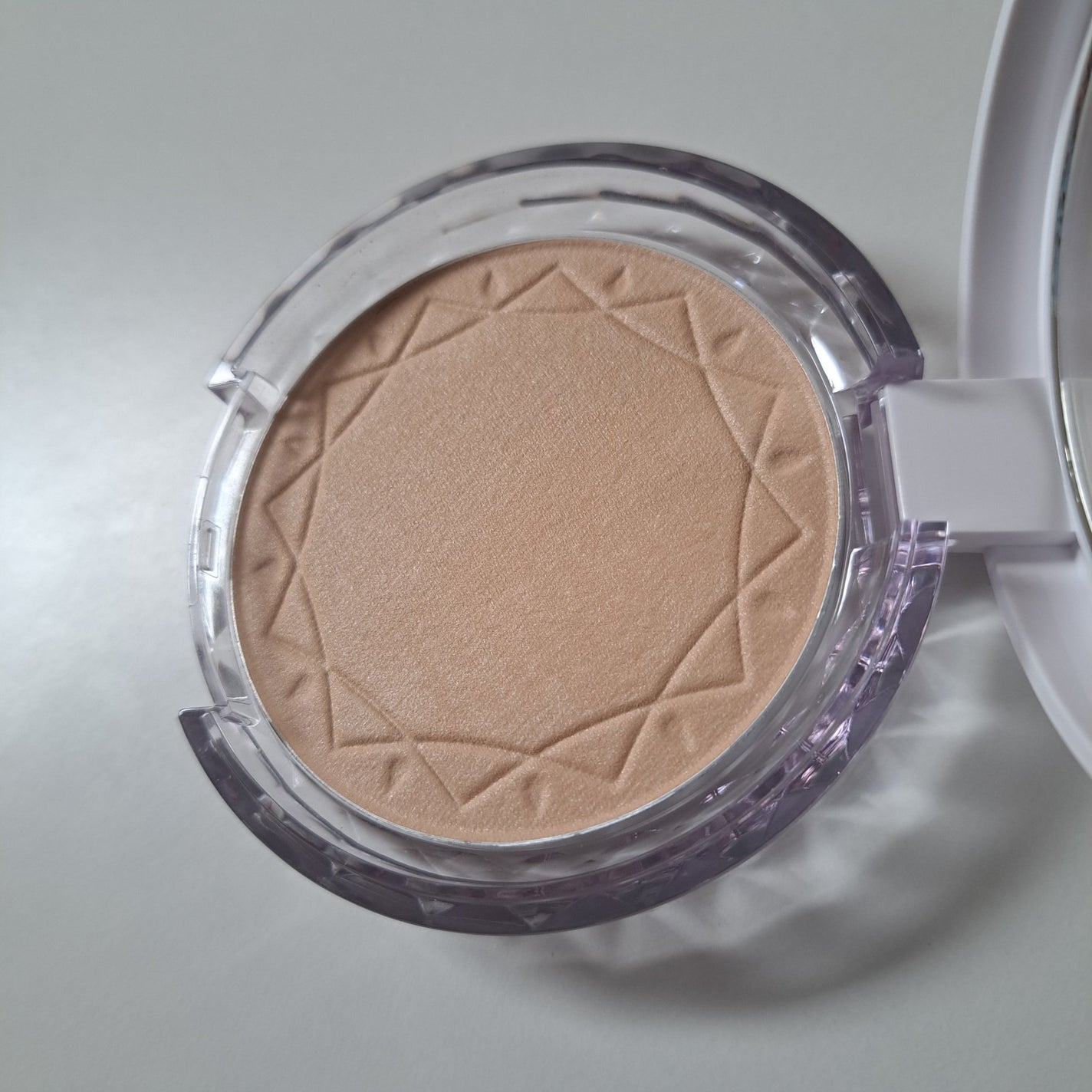 UVクリアフェイスパウダー/CEZANNE/プレストパウダーを使ったクチコミ(6枚目)