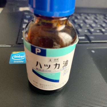 意外なところで活躍

今年の夏に購入したハッカ油。外出する時に涼しくなりそうだな~と思って買いました。

スプレーボトルに何滴か入れて水道水で薄めて服とかにシュッシュしてました。効果は少しだけかも。ちょ