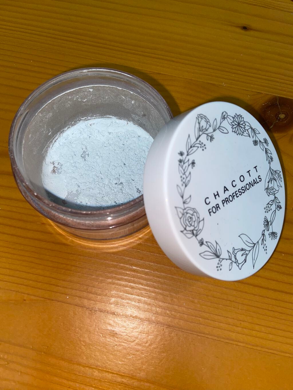 フィニッシングパウダー/チャコット・コスメティクス/ルースパウダーを使ったクチコミ(4枚目)