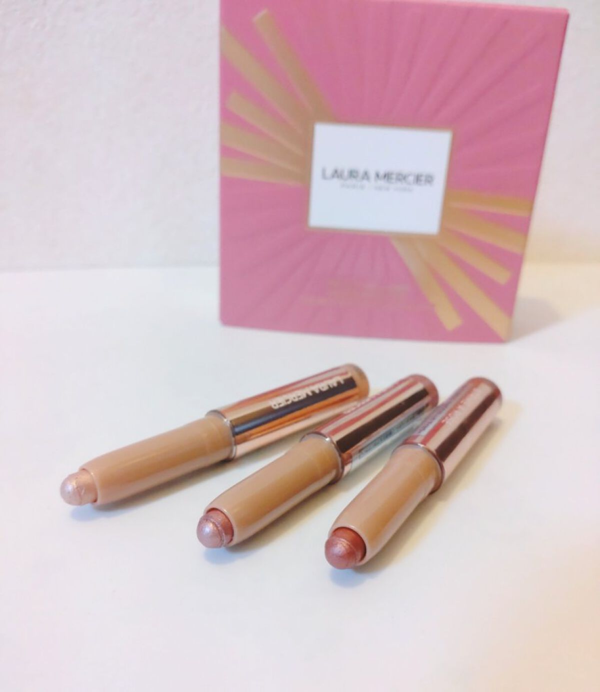 キャビアスティック アイカラー R1 KISS FROM A ROSE/ローラ メルシエ/スティックアイシャドウを使ったクチコミ（3枚目）