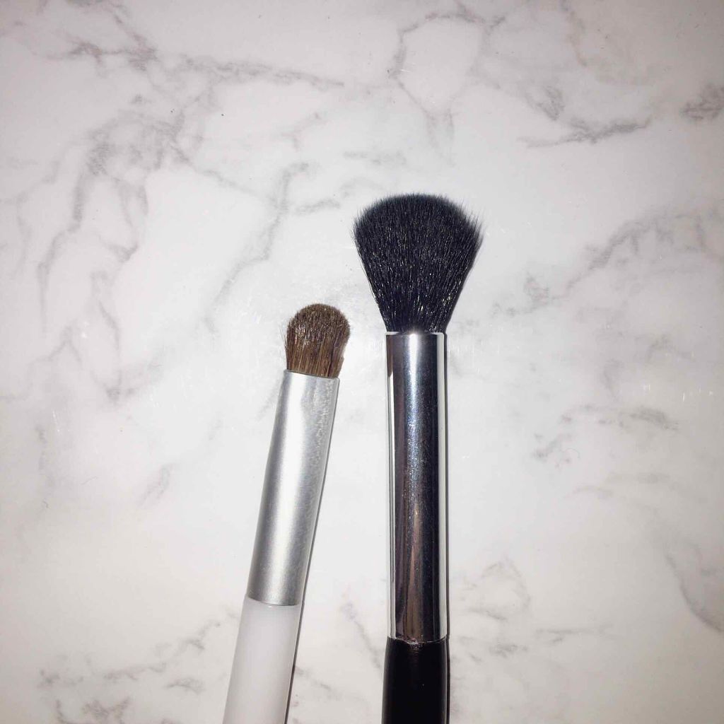 セリア シャドウブラシのクチコミ「最近出たセリアのアイシャドウブラシが
すごく使いやすそうだったので買ってみました😌❤️

目の.....」（2枚目）