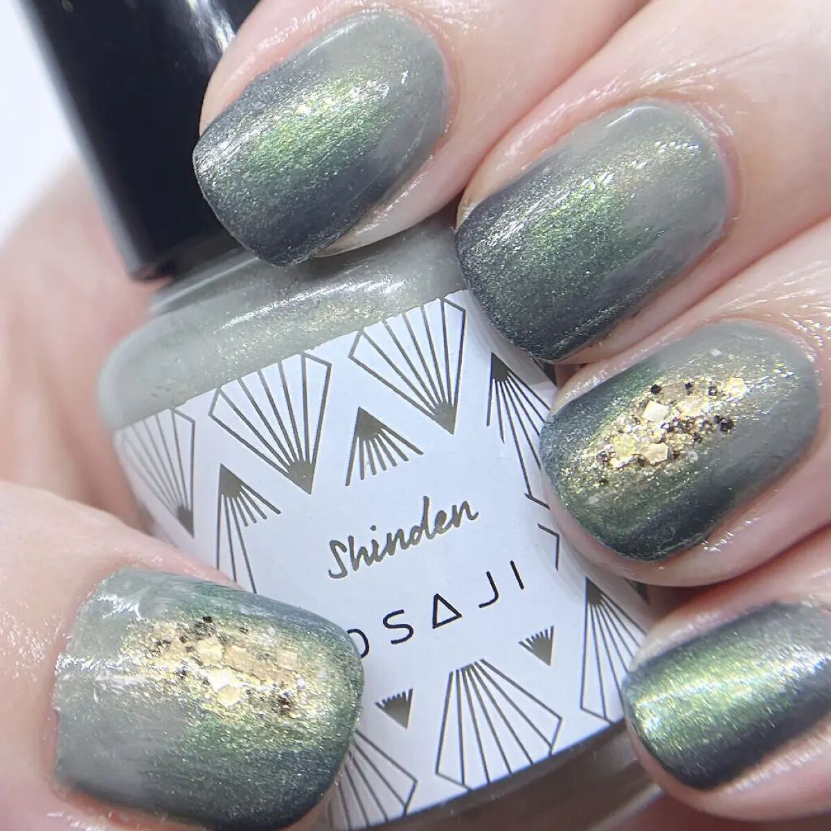 オサジ アップリフト ネイルカラー 04 Shinden〈神殿〉