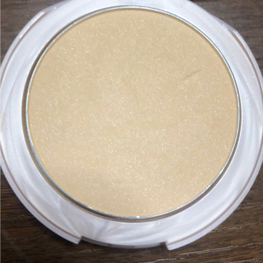 スキンライト プレスト パウダー/REVLON/プレストパウダーを使ったクチコミ（2枚目）