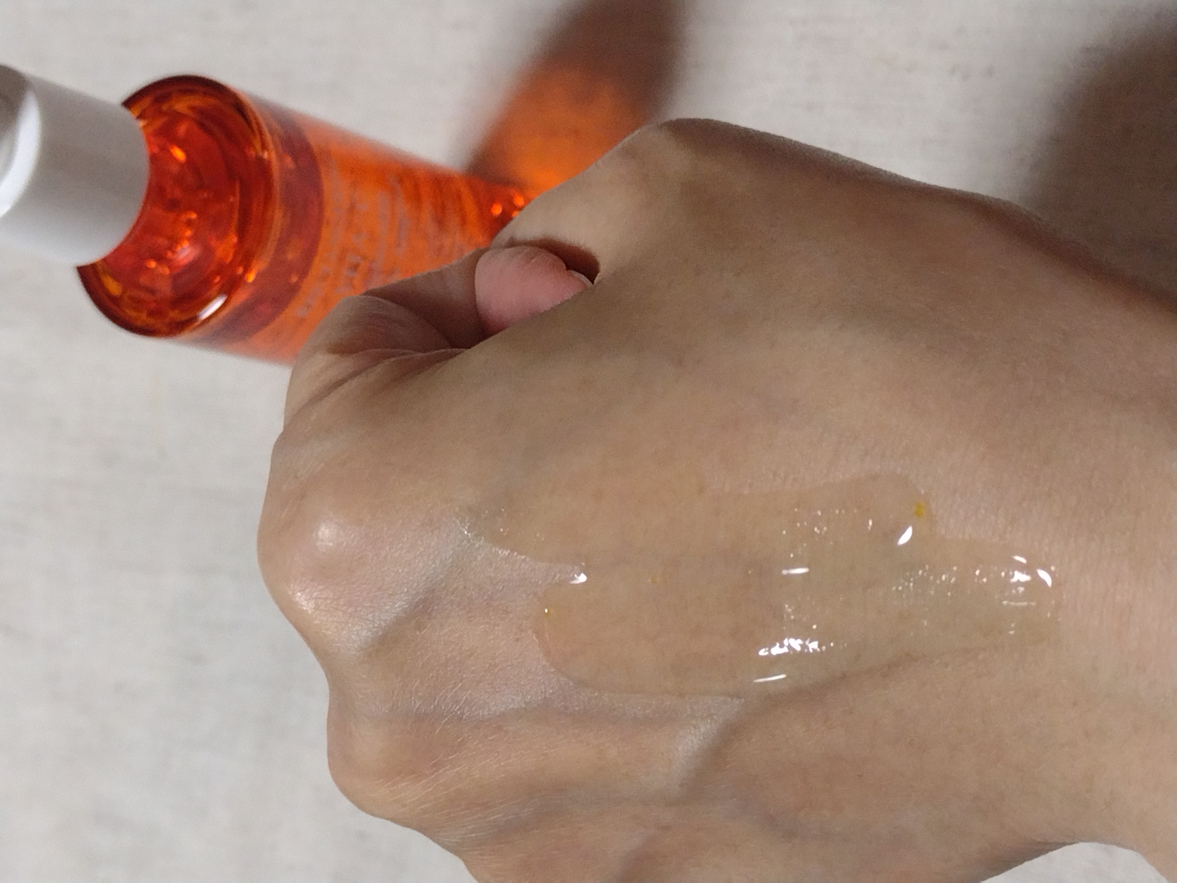 レッドタンジェリンVITA-Cカプセルセラム/DERMASHARE/美容液を使ったクチコミ（3枚目）