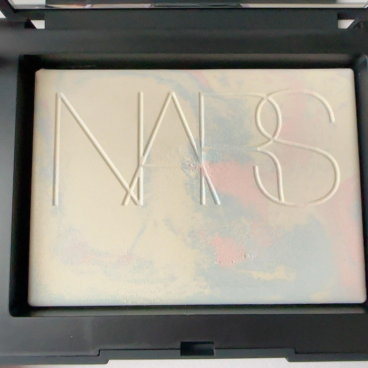ライトリフレクティング プリズマティックパウダー/NARS/プレストパウダーを使ったクチコミ(2枚目)