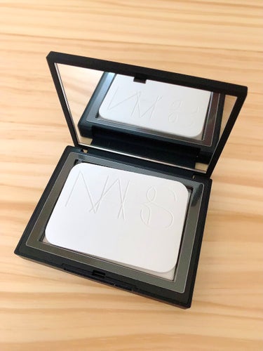 ライトリフレクティングセッティングパウダー　プレスト　N/NARS/プレストパウダーを使ったクチコミ（2枚目）