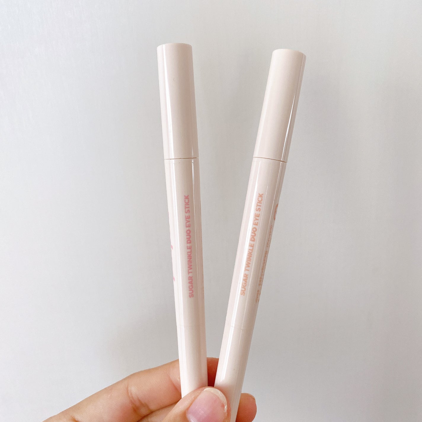 シュガー トゥインクル デュオ アイ スティック/PERIPERA/スティックアイシャドウを使ったクチコミ(2枚目)