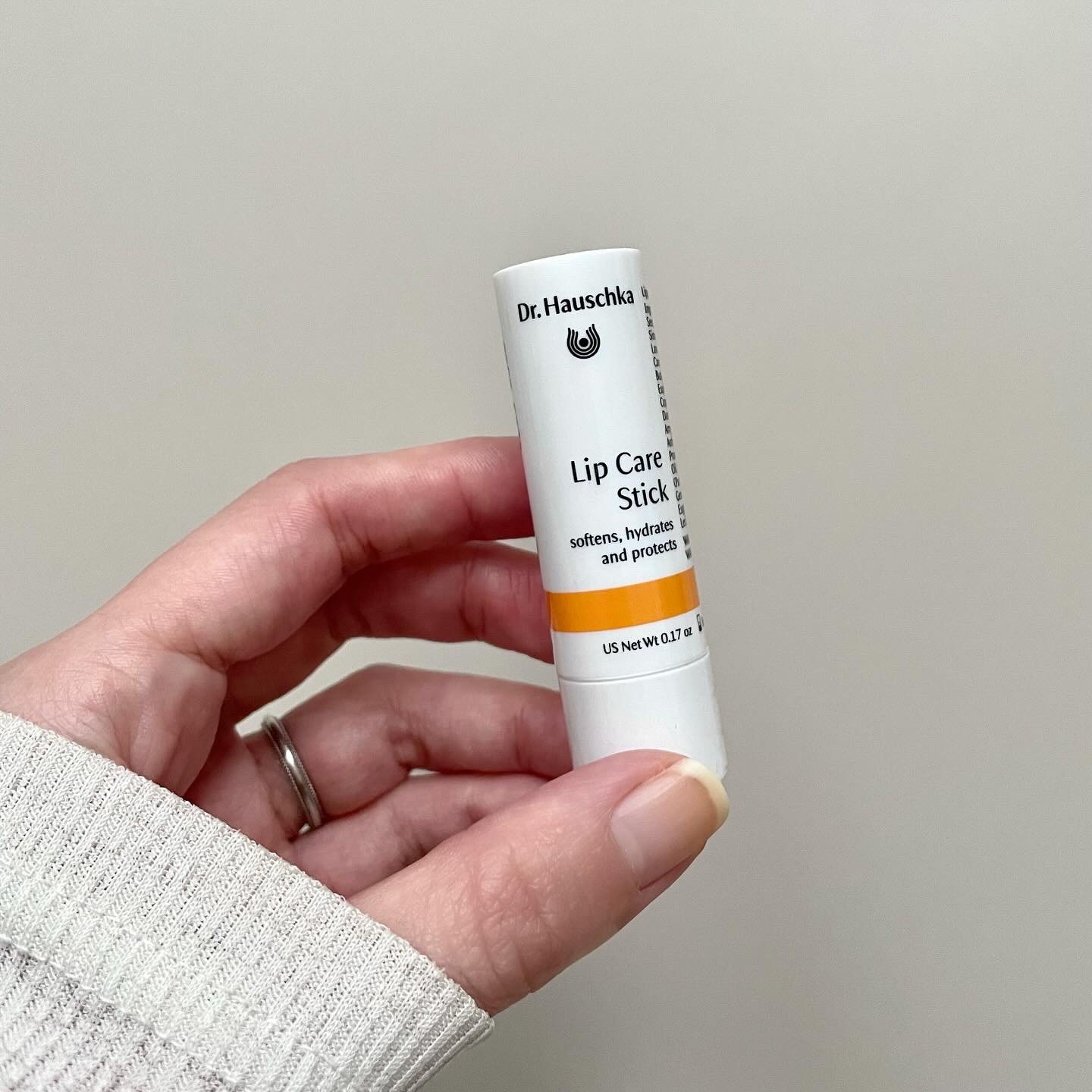 リップケアスティック/ドクターハウシュカ　/リップクリームを使ったクチコミ（3枚目）