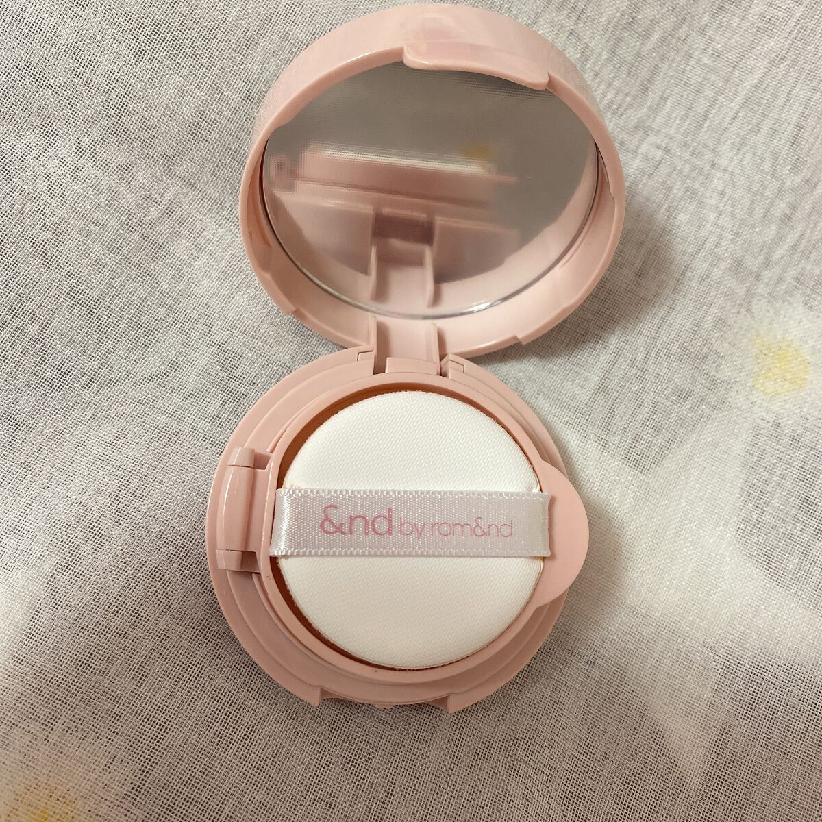 アンドバイロムアンド　メロウマットクッション BE01 ピュア/&nd by rom&nd/クッションファンデーションを使ったクチコミ（2枚目）