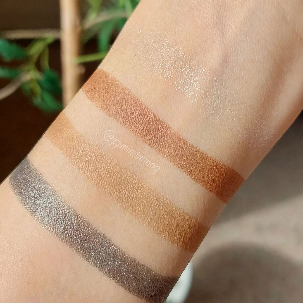 シグニチャー カラー アイズ 12 胡桃染 -KURUMIZOME/SUQQU/アイシャドウパレットを使ったクチコミ（3枚目）