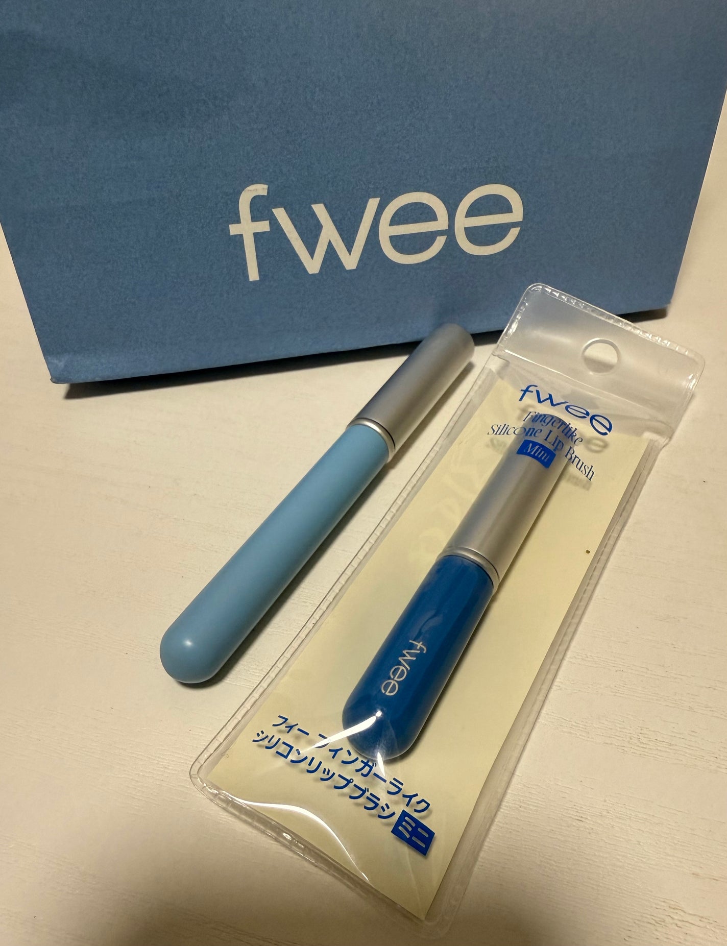 フィー フィンガーライク シリコン リップブラシ/fwee/メイクブラシを使ったクチコミ(1枚目)