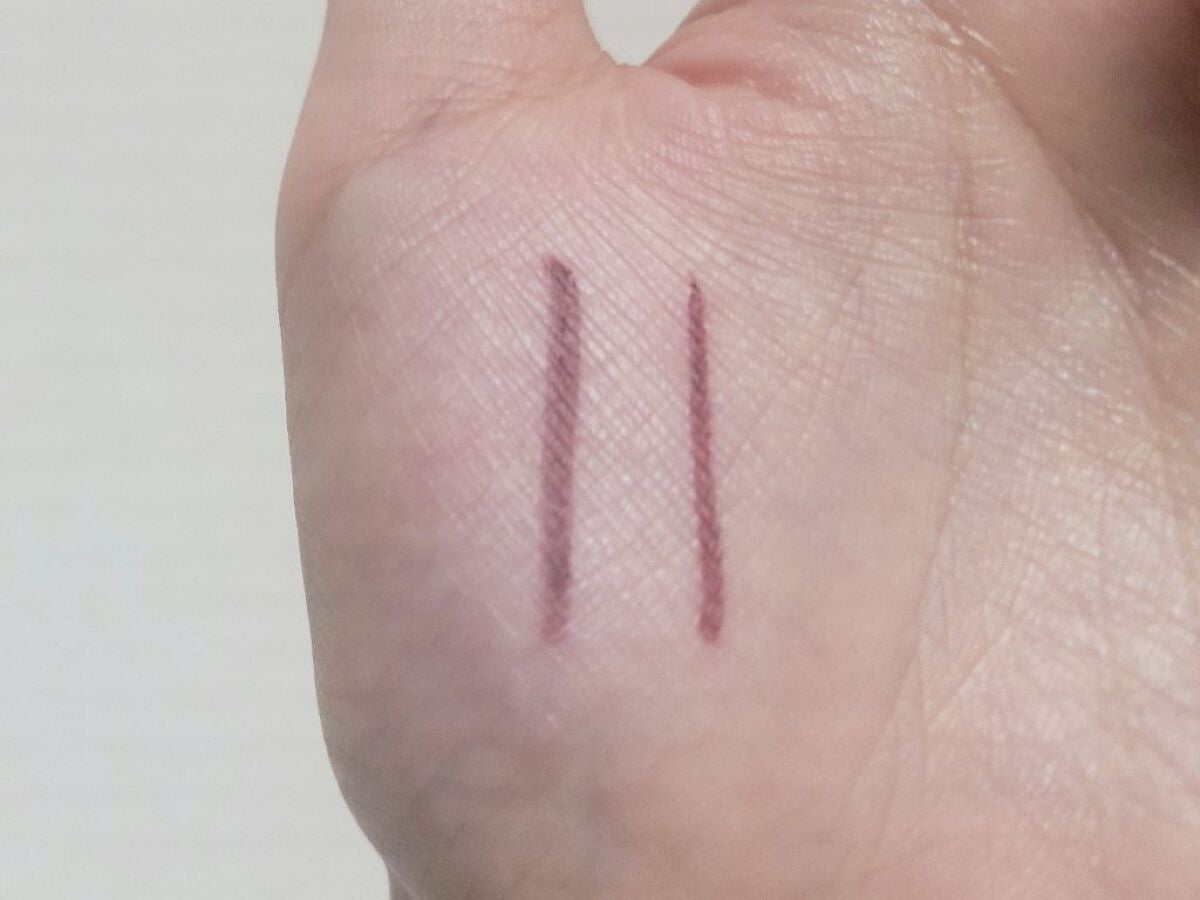 「密着アイライナー」極細クリームペンシル/デジャヴュ/ペンシルアイライナーを使ったクチコミ(2枚目)