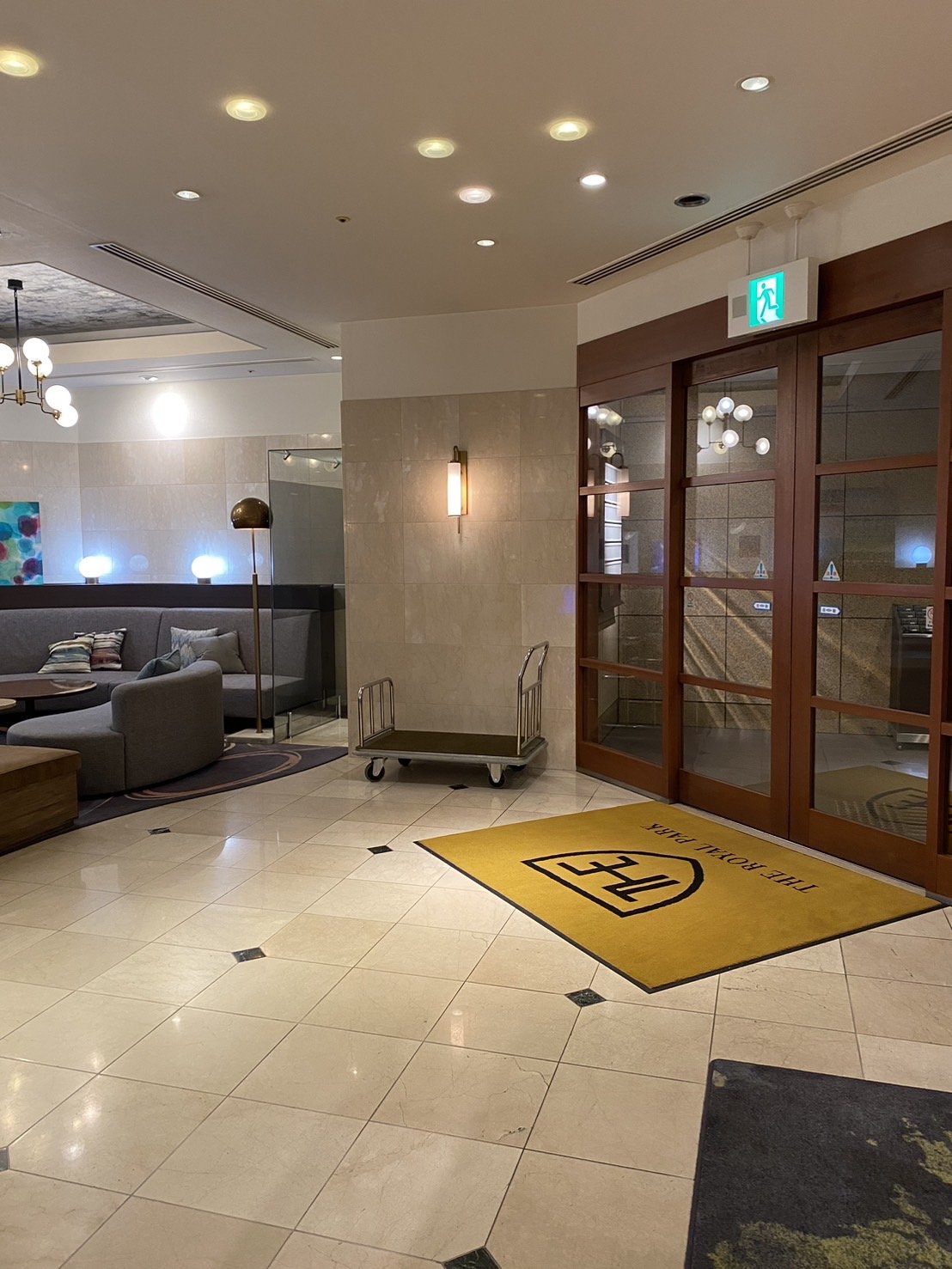 ピュアポリッシュクッションファンデーション/SELVE/クッションファンデーションを使ったクチコミ（2枚目）