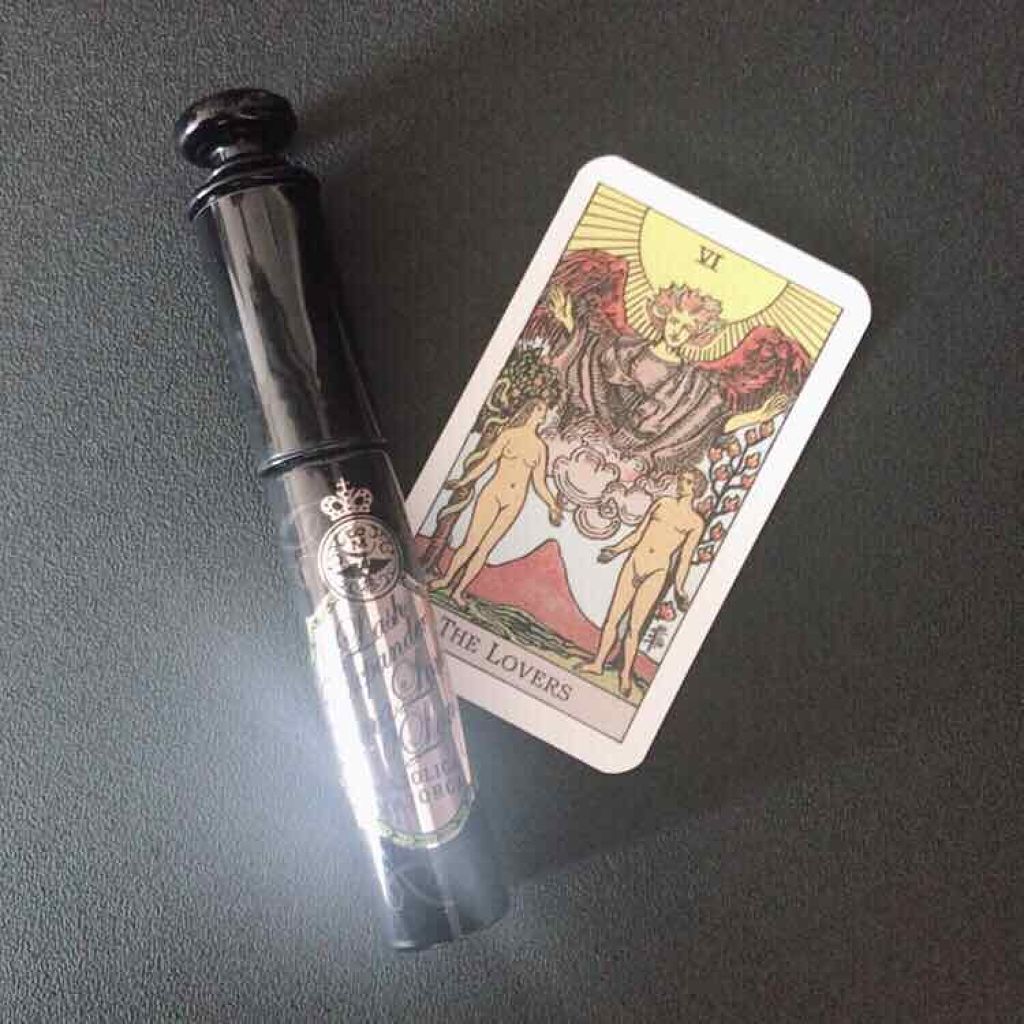 流行りに乗ってマジョマジョのマスカラレビュー✍️(提供じゃないよ)


限定(？)でタロットボックスがついてるらしいですね。上の画像はマイタロットカードです。ペルソナが好きすぎて買いました笑
占いは勉強中ですが…絵が美しい💕


マジョリ