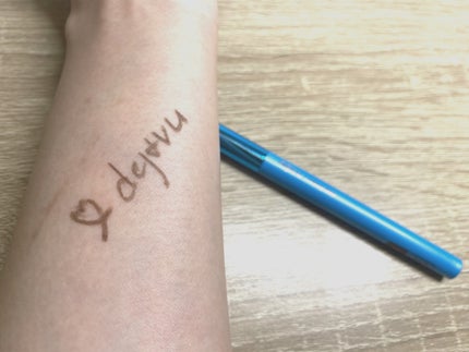 「密着アイライナー」極細クリームペンシル/デジャヴュ/ペンシルアイライナーを使ったクチコミ(2枚目)