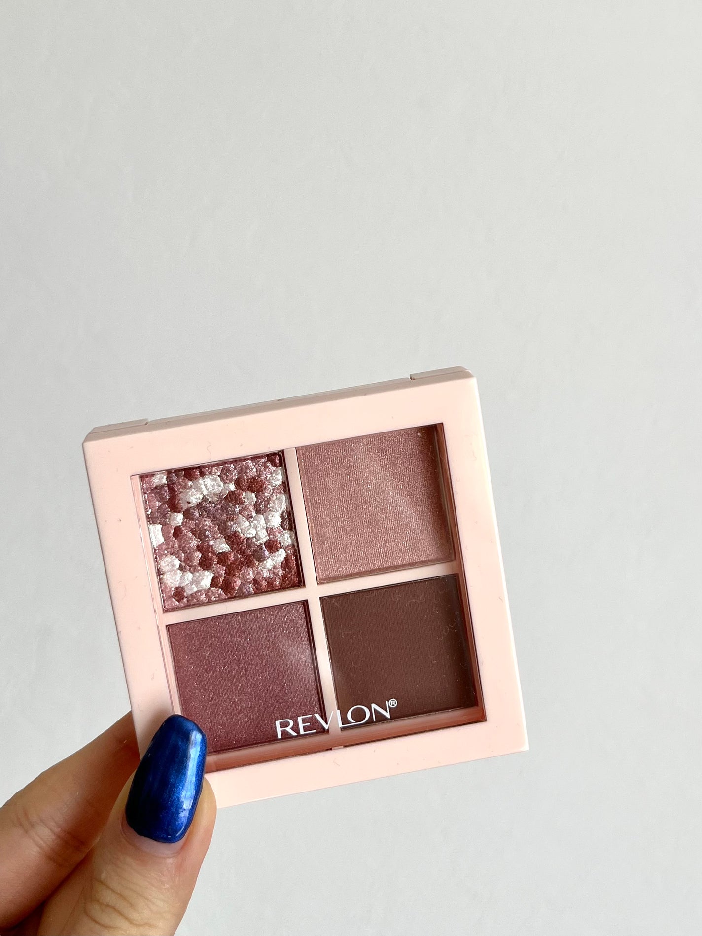 レブロン ダズル アイシャドウ クアッド/REVLON/アイシャドウパレットを使ったクチコミ(4枚目)