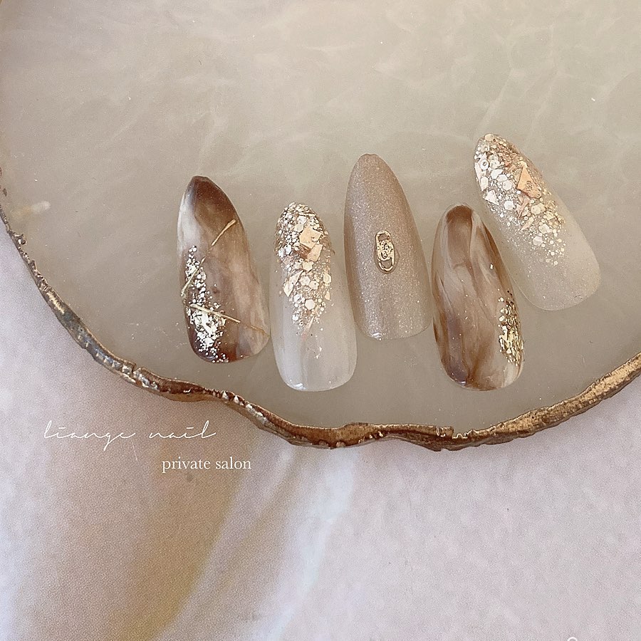 #ネイル,#冬ネイル,#大人ニュアンスネイル,#ニュアンスネイル,#ジェルネイル,#ミラーネイル,#カフェラテネイルのネイルデザイン