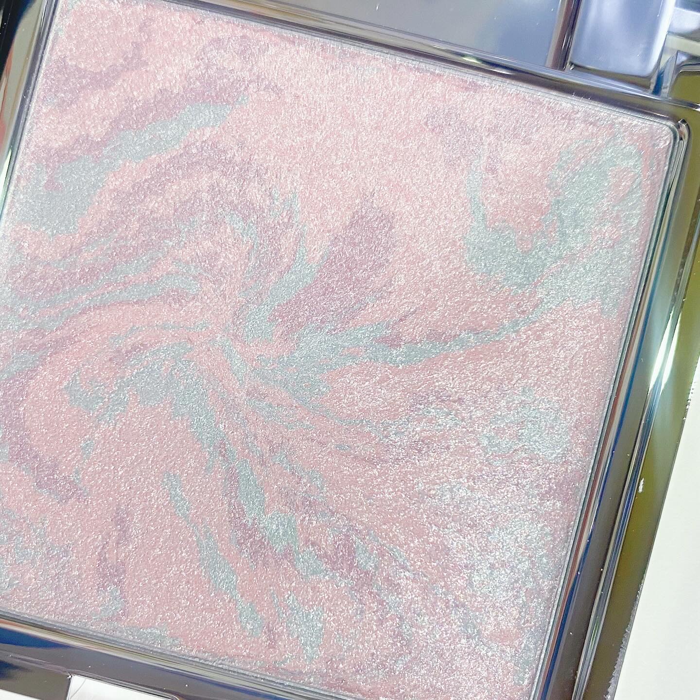 スキンルミナスハイライター/DEAR DAHLIA/パウダーハイライトを使ったクチコミ（2枚目）