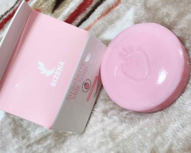 Daily Skin strawberry milk soapのクチコミ「ニキビ跡に効くと聞いて購入しました！

使い始めて2週間くらい経ちました。前より少しニキビ跡と.....」（2枚目）