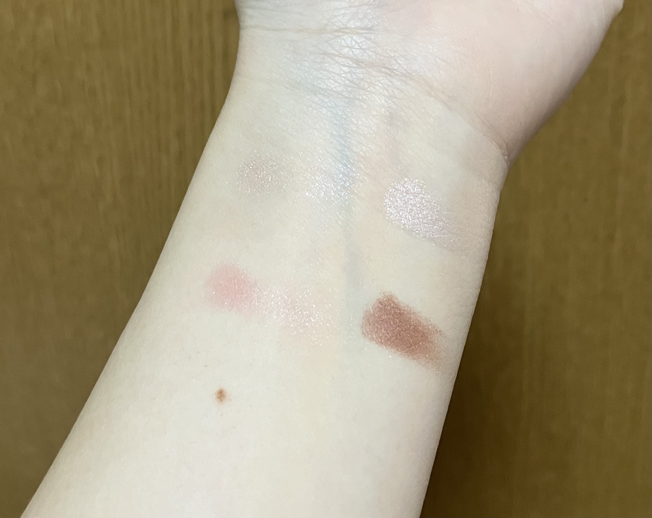 ベージュトーンアイシャドウ/CEZANNE/アイシャドウパレットを使ったクチコミ（2枚目）