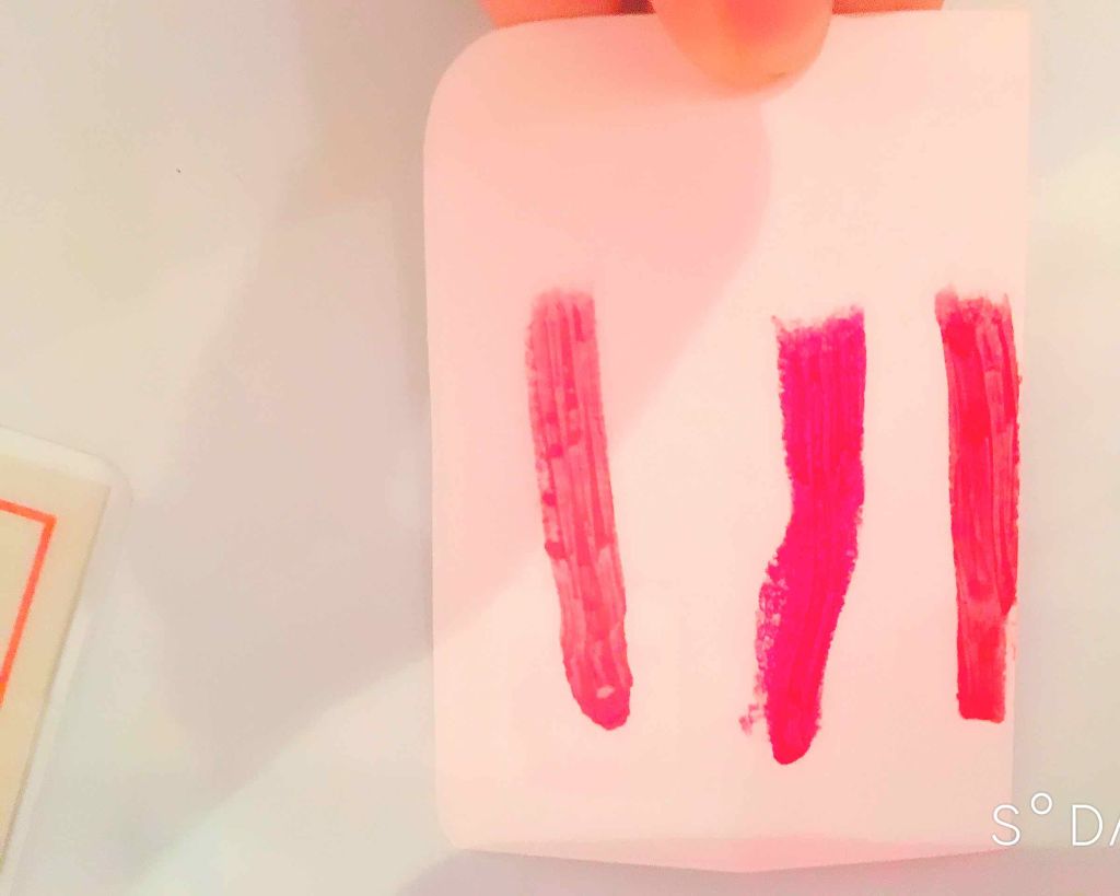 orange_perfume_80q on LIPS 「#百均#カンコレこれ発色良くてすごい好き💗左から、ローズいちご..」(2枚目)