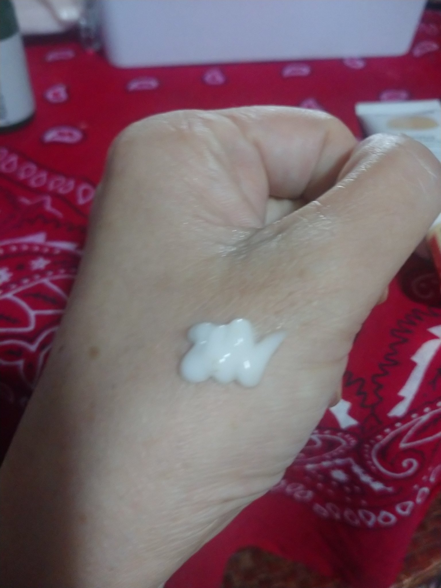 ユースエイジゴールドアイクリーム/SNP/アイケア・アイクリームを使ったクチコミ（2枚目）