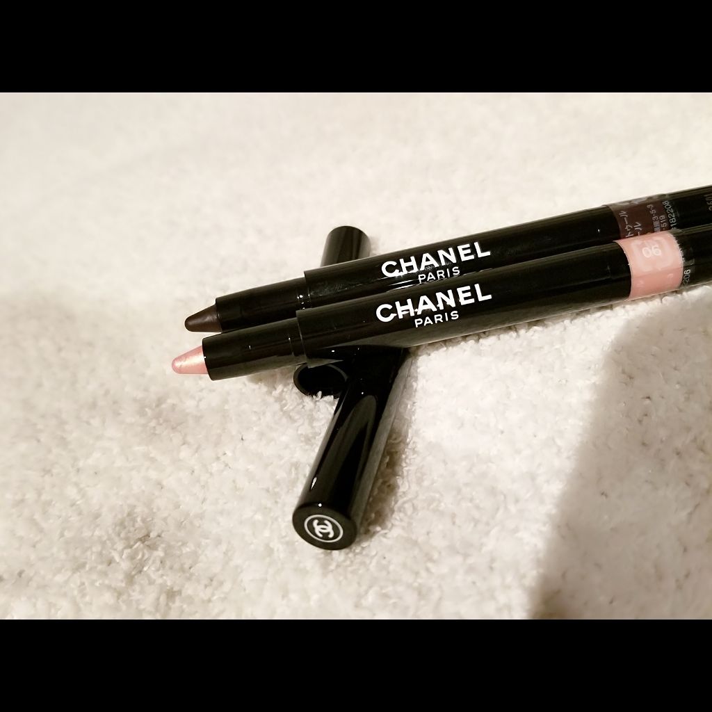 スティロ オンブル エ コントゥール 6 ヌード エクラ/CHANEL/スティックアイシャドウを使ったクチコミ（2枚目）